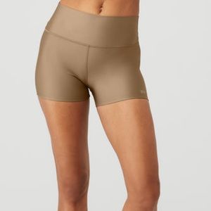 Alo yoga high waist airlift 3” shorts